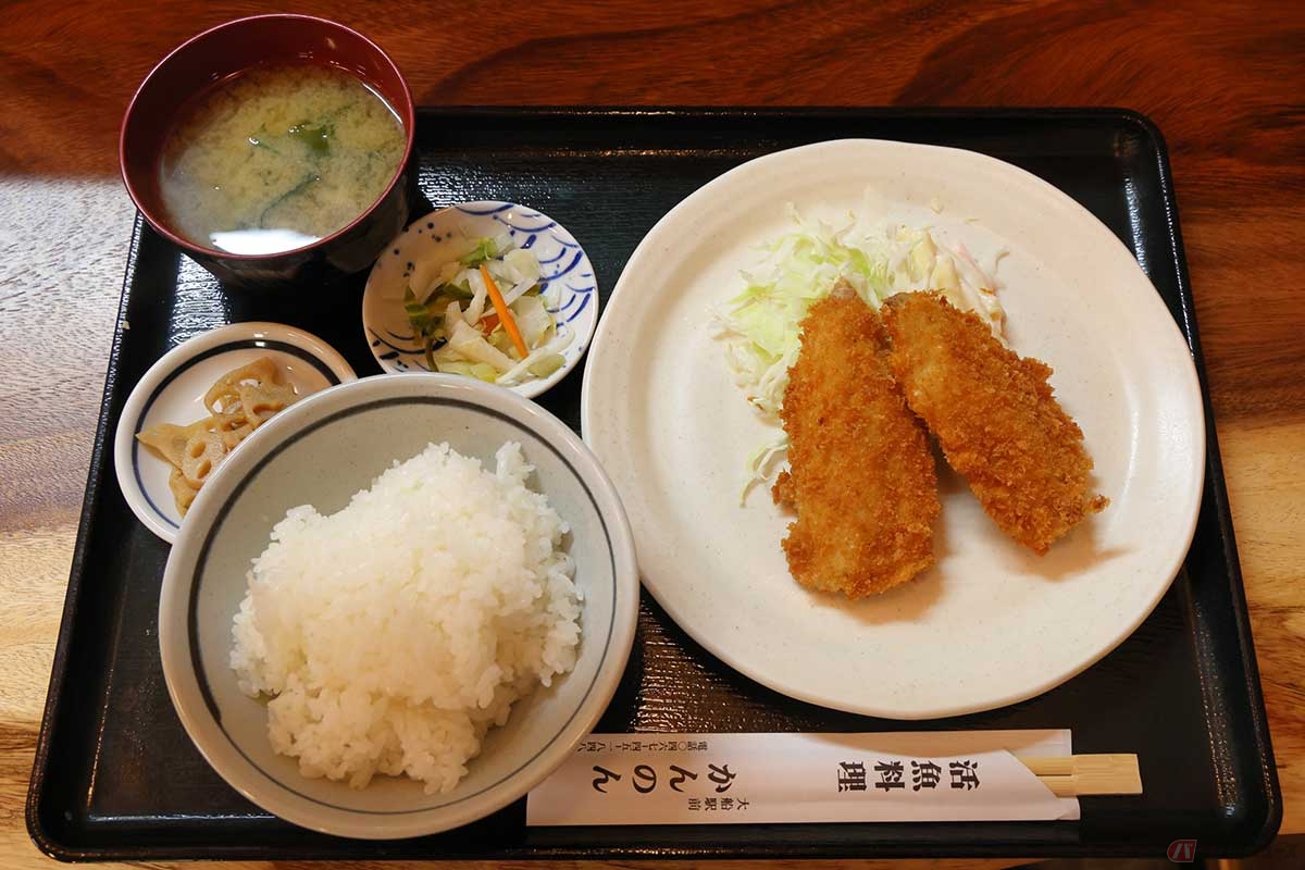 「活魚料理 かんのん」の「アジフライ定食」。量を食べたい時は「ミックスフライ定食」がオススメ