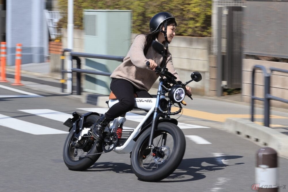ぺだるつき, バイクにも自転車にもなる , ペダル付原動機付自転車 – EZLM