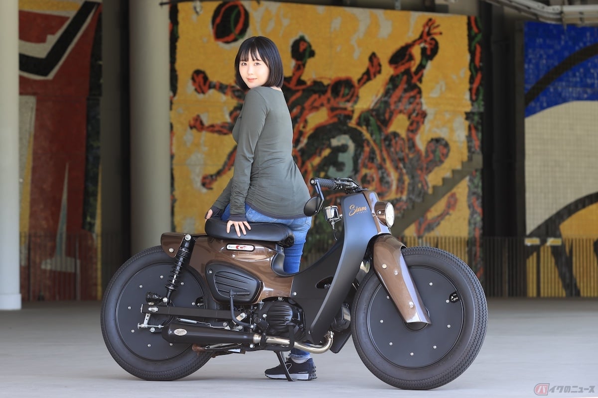 K-SPEEDさんが製作したカスタムカブ「SIAM STREET B」