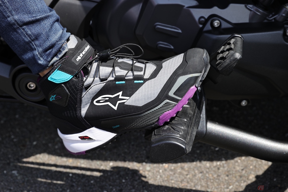 ブレーキが足元だけにしかない