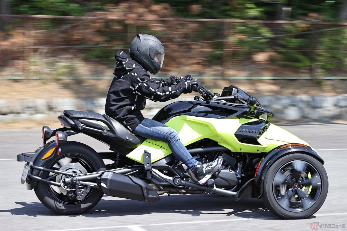 アクセルを少し開けただけでもパワーを感じる