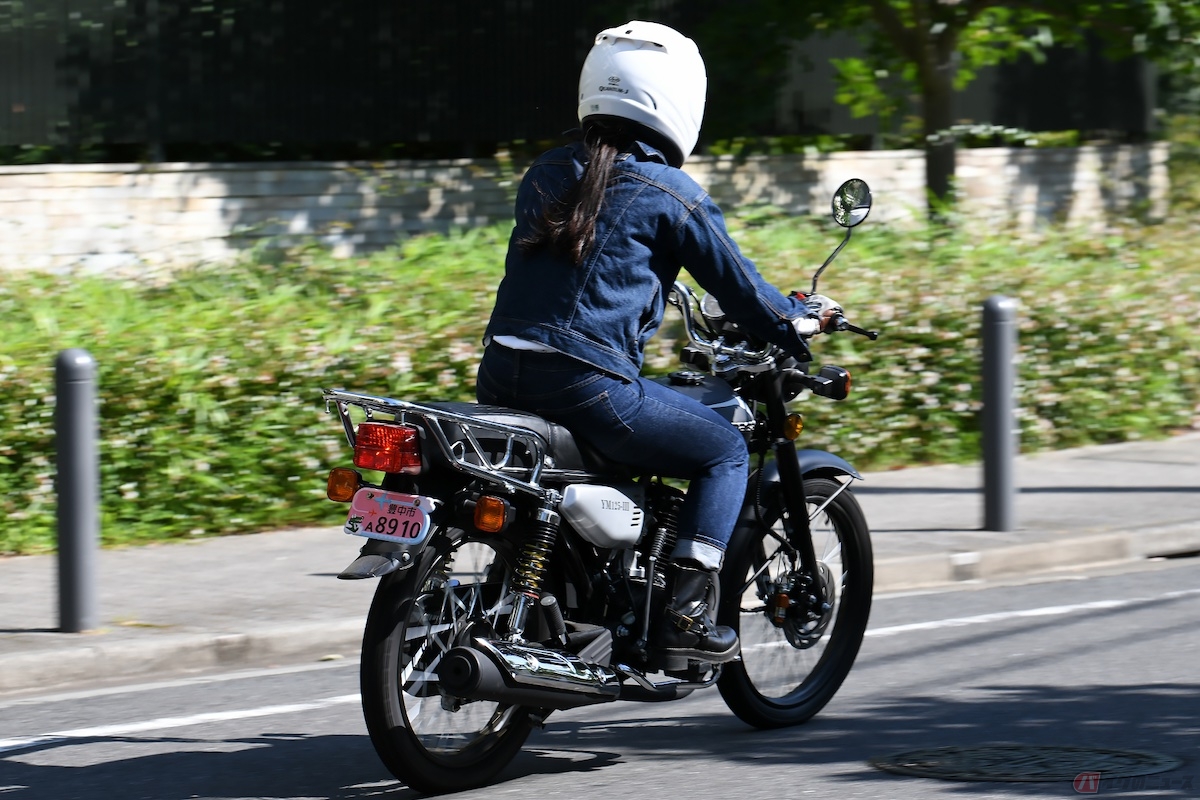 最新のバイク達とはまた一味違った、ふわっと昔にタイムスリップしたみたいなバイク