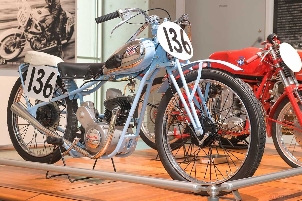 1954年にホンダは初の海外レース、サンパウロ「400年記念祭国際オートレース」に出場。そのために作られたマシンが「R125」