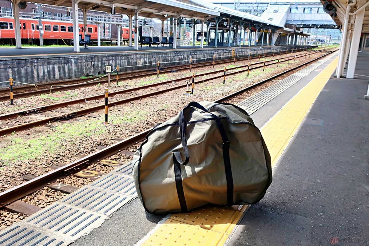 公共交通機関を使って自転車を運ぶ「輪行」