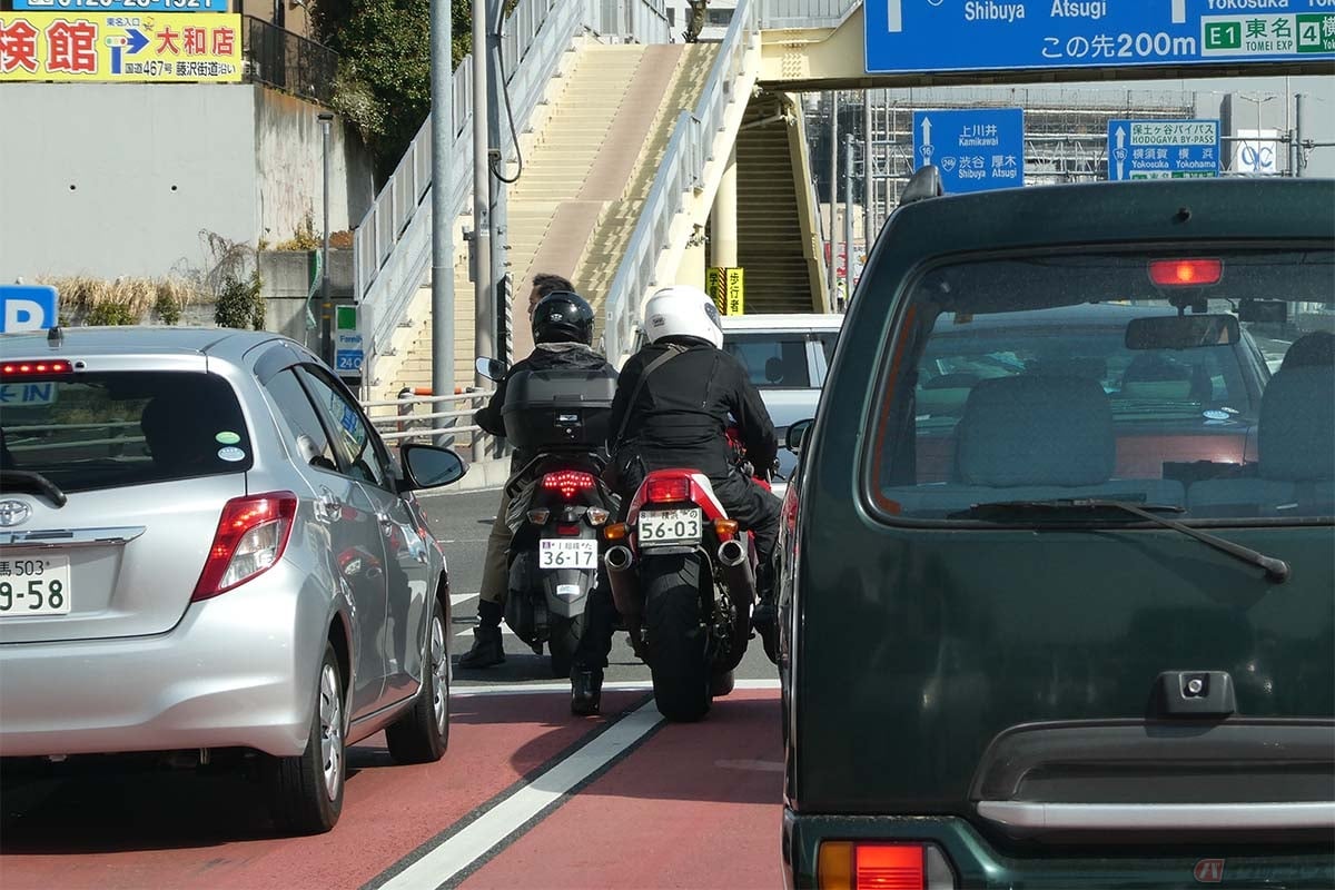 「危険な追い越し」もバイクの危険運転のひとつ