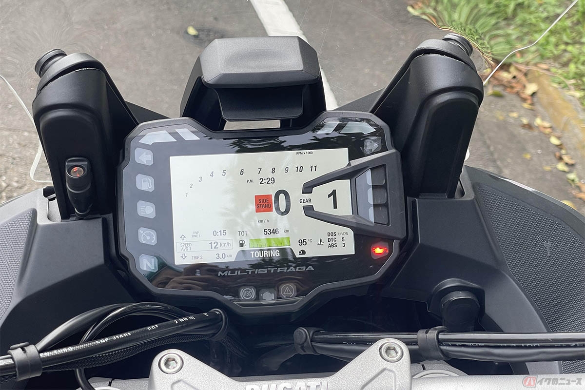 ドゥカティ「ムルティストラーダV2S」のメーター周り