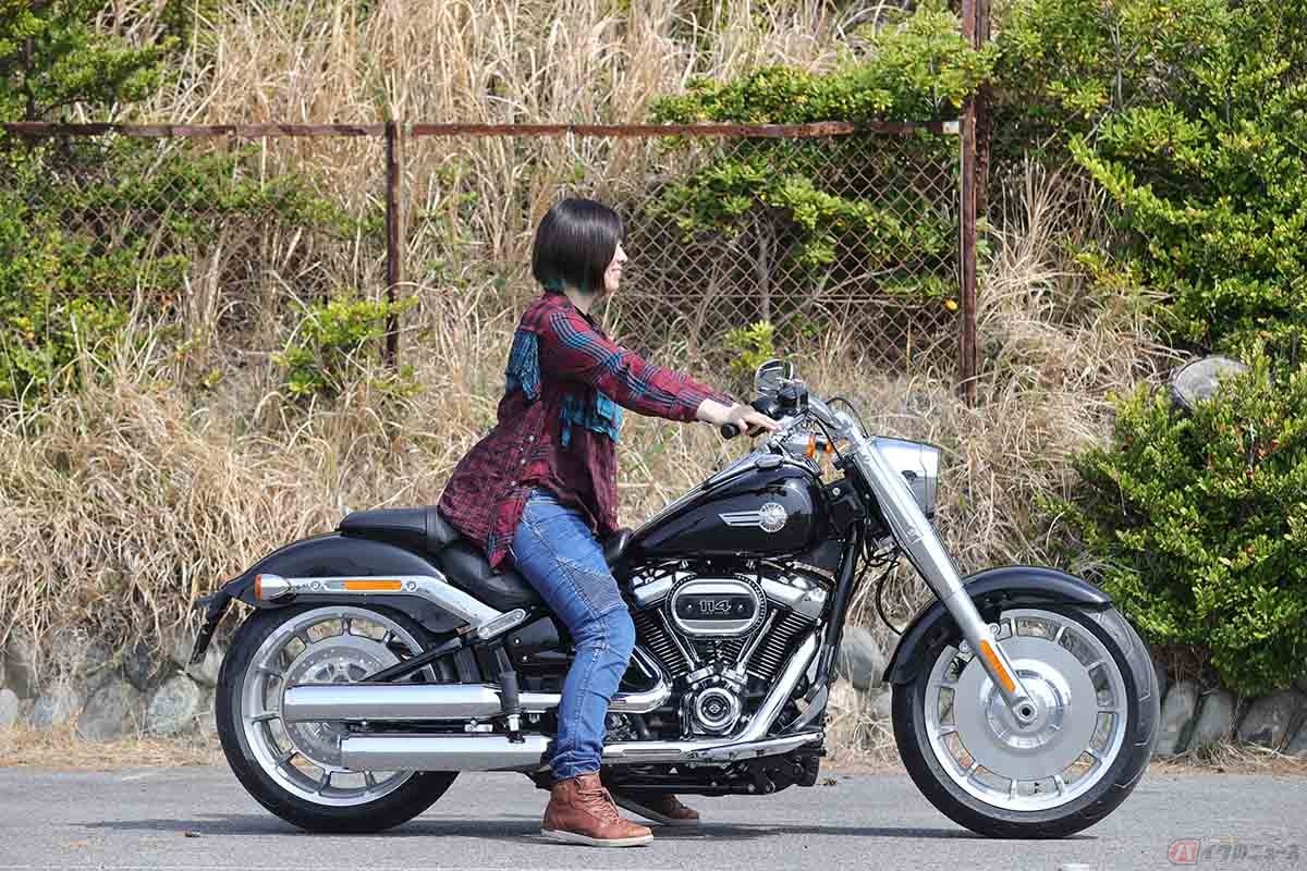 極太タイヤがカッコいい ファットボーイ114は背伸びすることなくハーレーを体感できる1台 バイクのニュース 極太タイヤがカッコいい ファットボーイ114は背伸びすることなくハーレーを体感できる1台 バイクのニュース