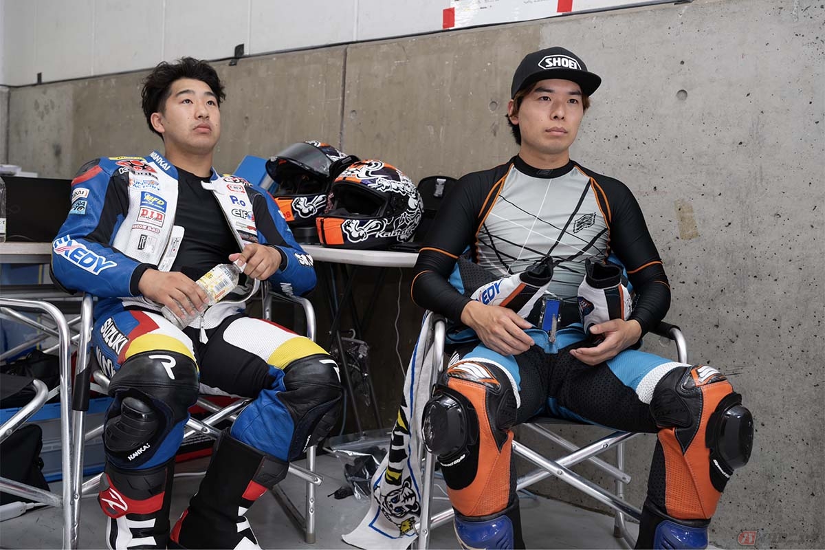 8耐公式テスト中のピット内の様子