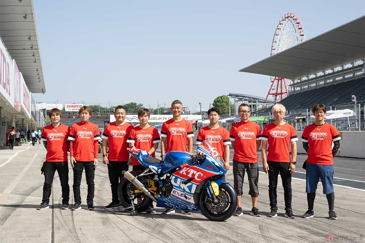TERAMOTO@J-TRIP Racingのメンバーと石塚健選手