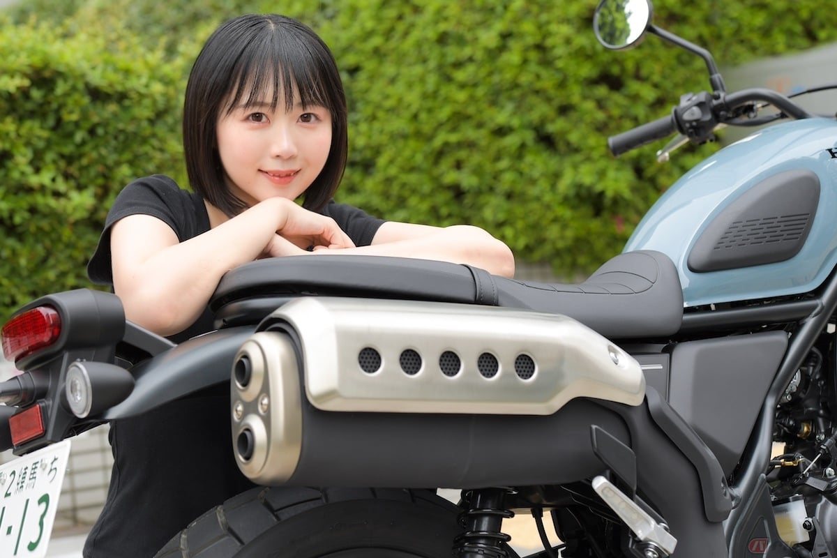 アップタイプのマフラーは、スクランブラースタイルの定番!