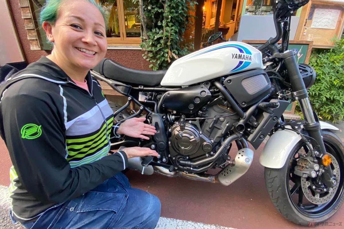 ヤマハ新型「XSR700」とクリスさん