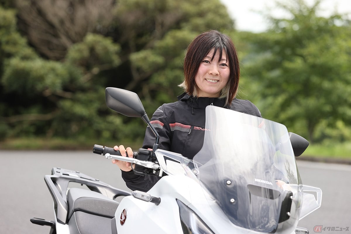 ホンダの新型スポーツツアラー「NT1100」と筆者