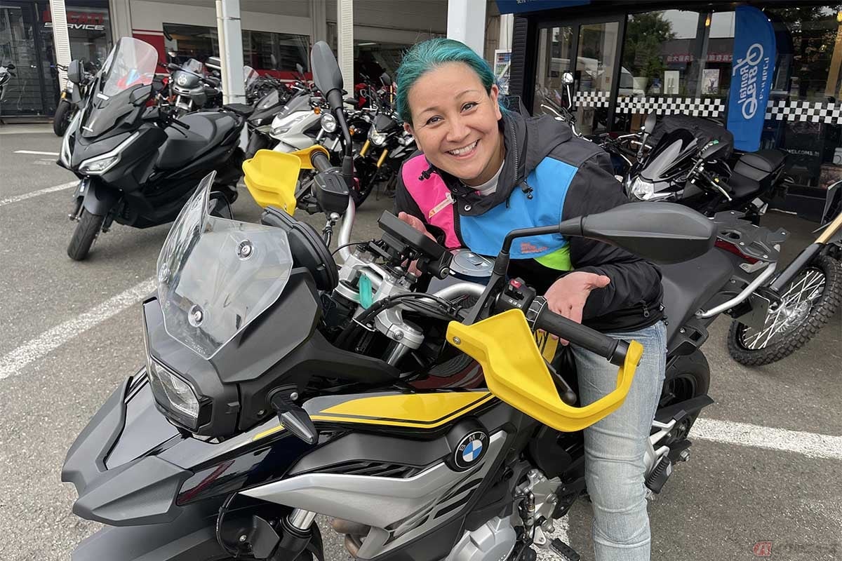BMW Motorrad「F750GS」とクリステル・チアリさん