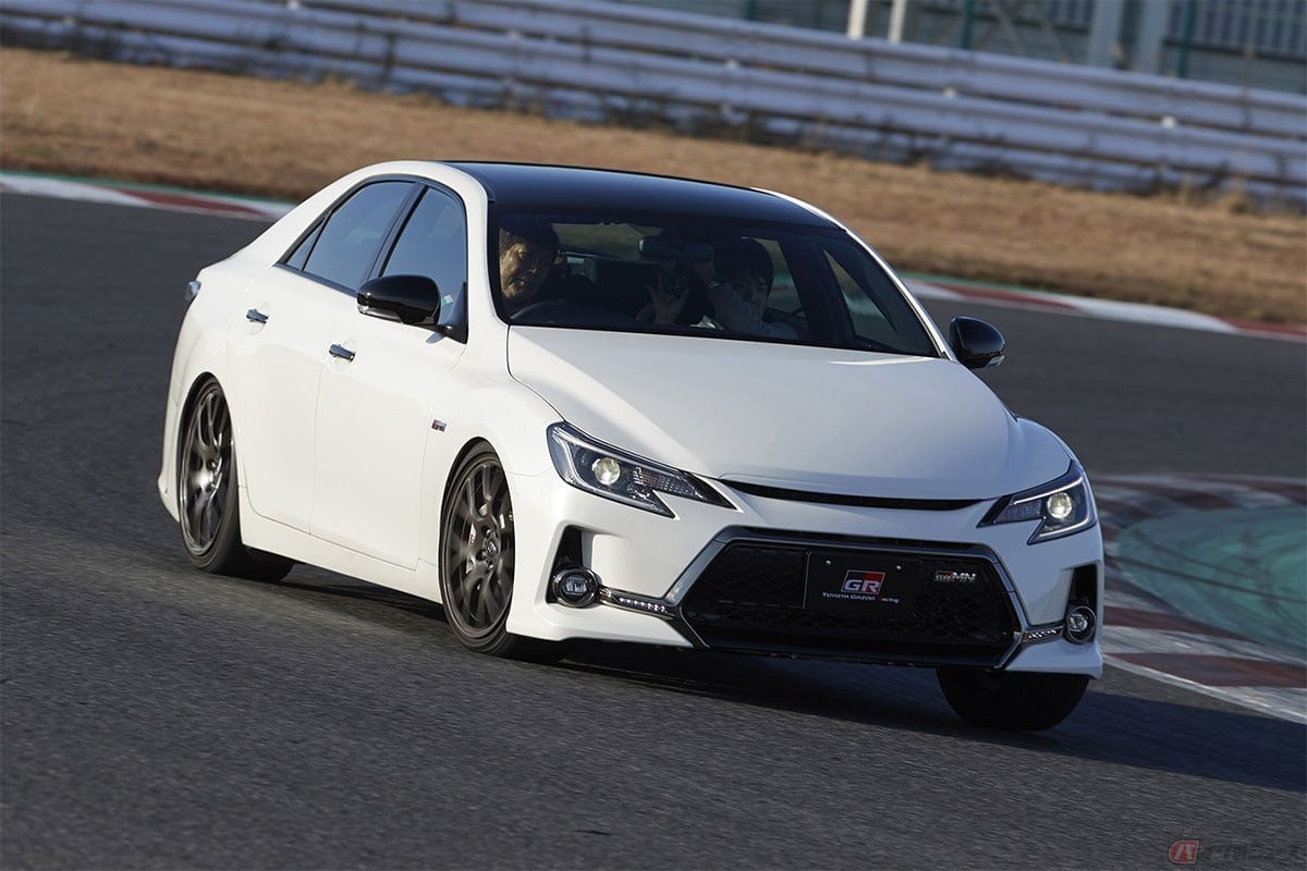 覆面パトカーに採用されているトヨタ「マークX」