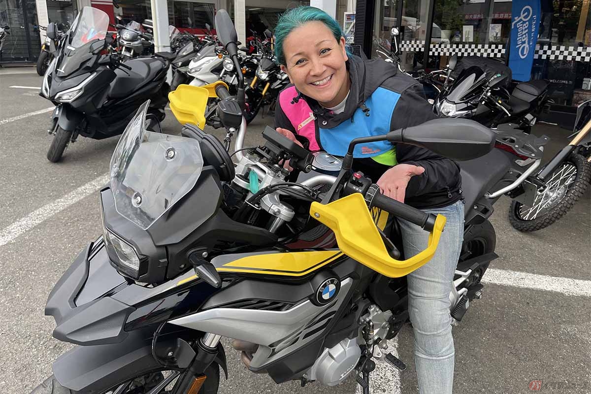 BMW Motorrad「F750GS」（2018年式40周年モデル）とクリステル・チアリさん