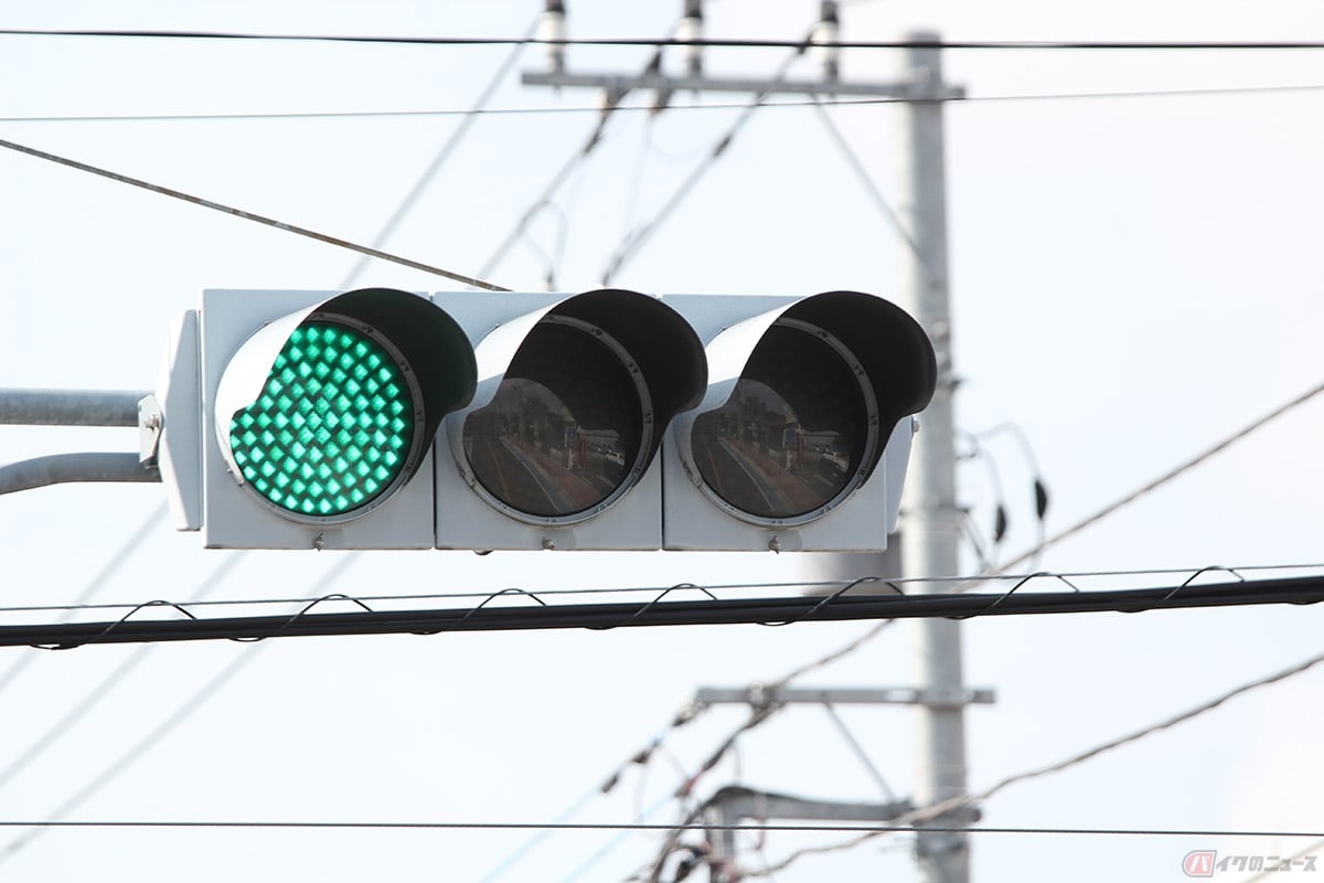 一体どんなタイプがあるの 様々ある信号機の種類 バイクのニュース 一体どんなタイプがあるの 様々ある信号機の種類 バイクのニュース