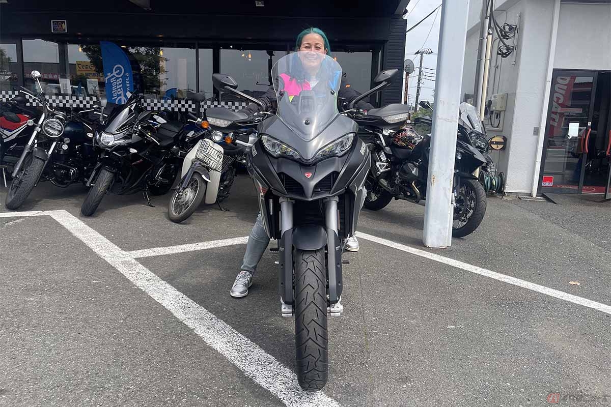 ドゥカティ「ムルティストラーダ」の足つき(身長170cm)