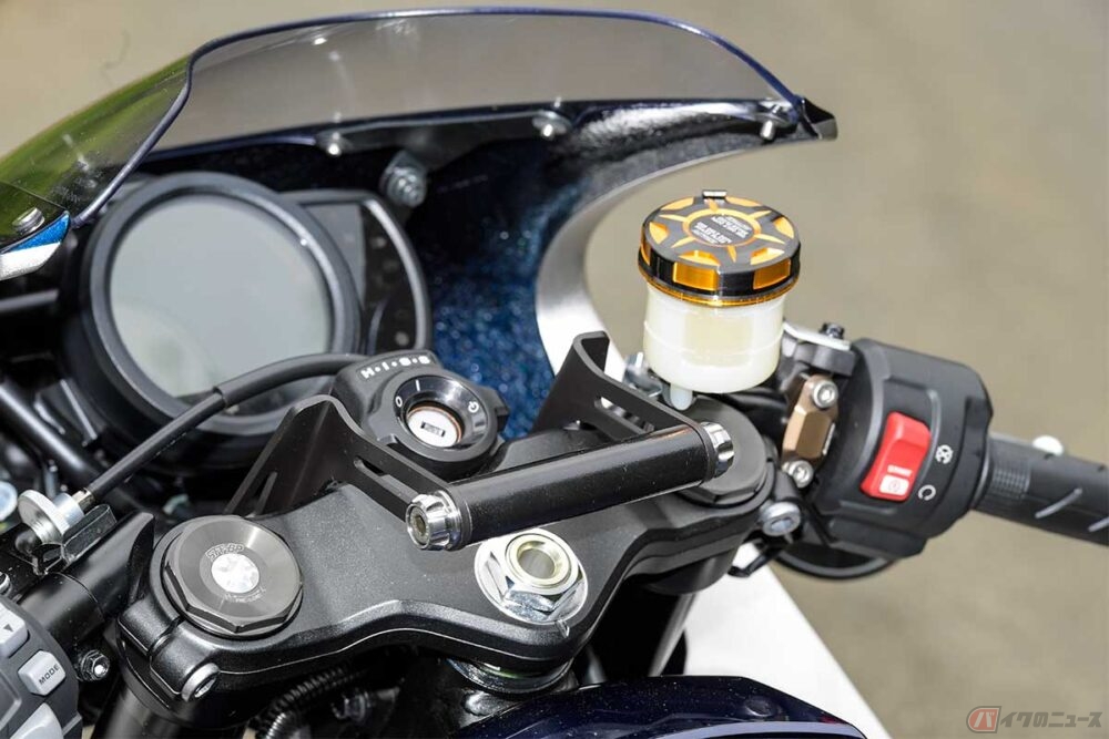 FRP製ロケットカウルを採用するホンダ新型ロードスポーツ「HAWK 11