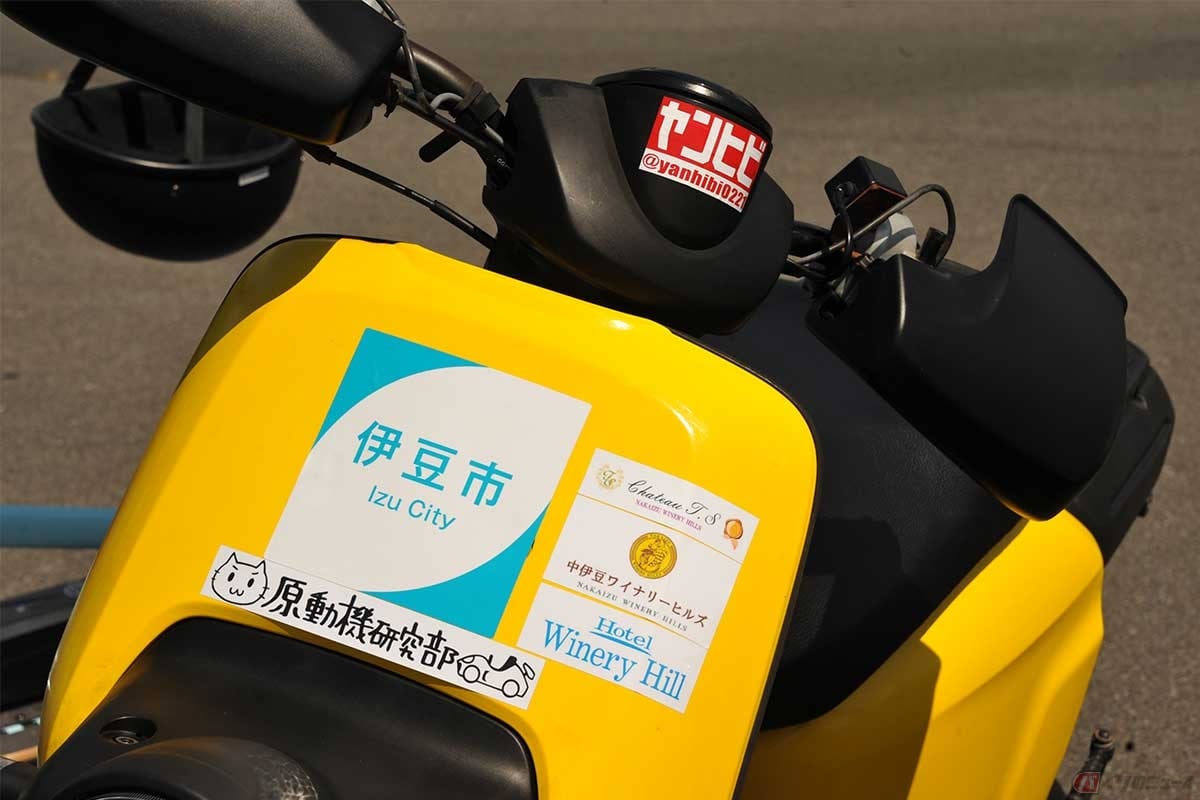 地元・伊豆市のスポンサーステッカーを貼ったベンリィ競技車両