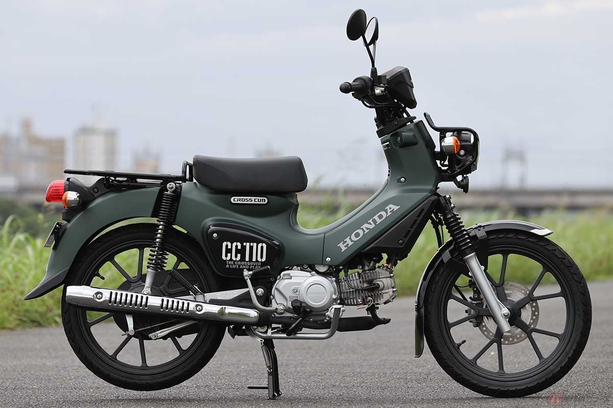 2022年型でモデルチェンジし、2022年4月14日に発売されたホンダ「クロスカブ110」カラー:マットアーマードグリーンメタリック