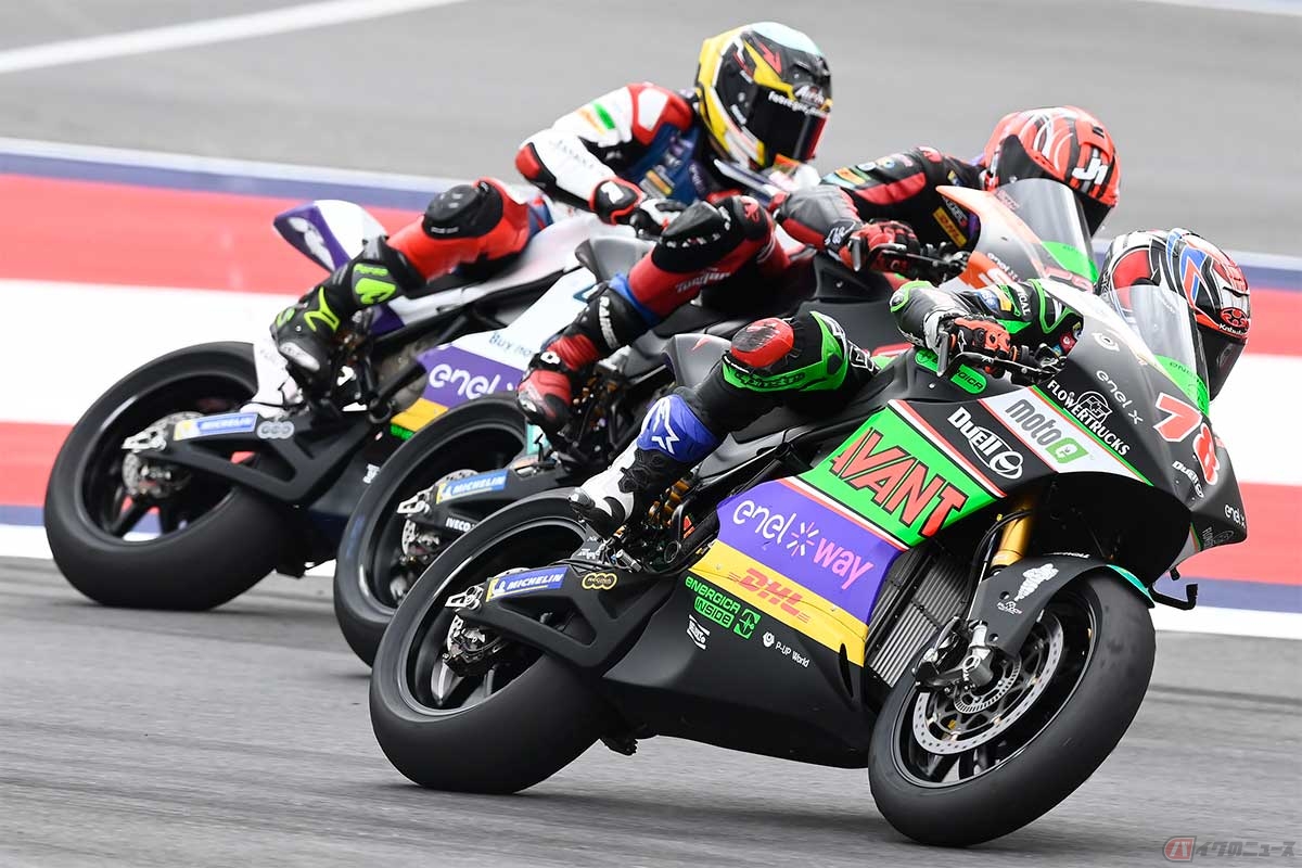 2022年シーズンのMotoEに参戦する唯一の日本人ライダー、大久保光選手（#78）は4列目12番手スタートから、レース1では4位まで順位を上げた。レース2は7位フィニッシュ