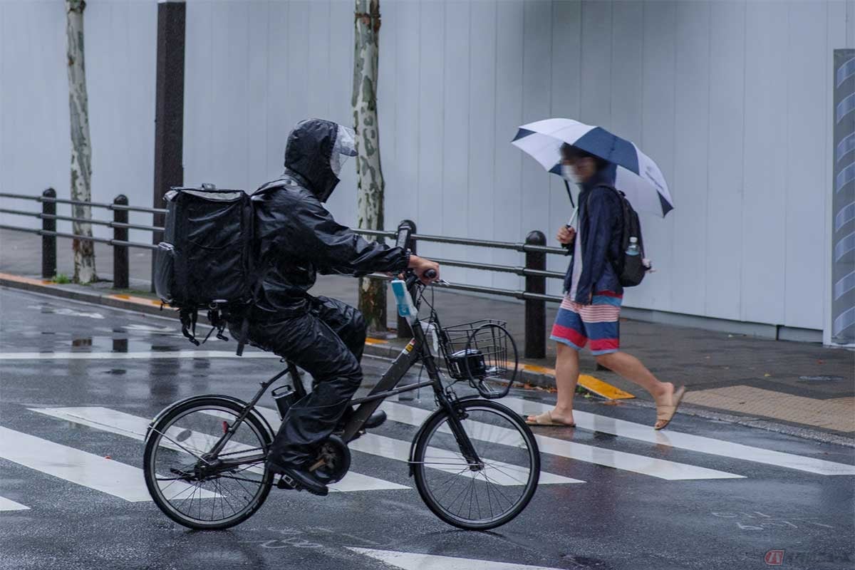 憂鬱な雨の中でも仕方なく自転車に乗るときの便利アイテムとは バイクのニュース 憂鬱な雨の中でも仕方なく自転車に乗るときの便利アイテムとは バイクのニュース