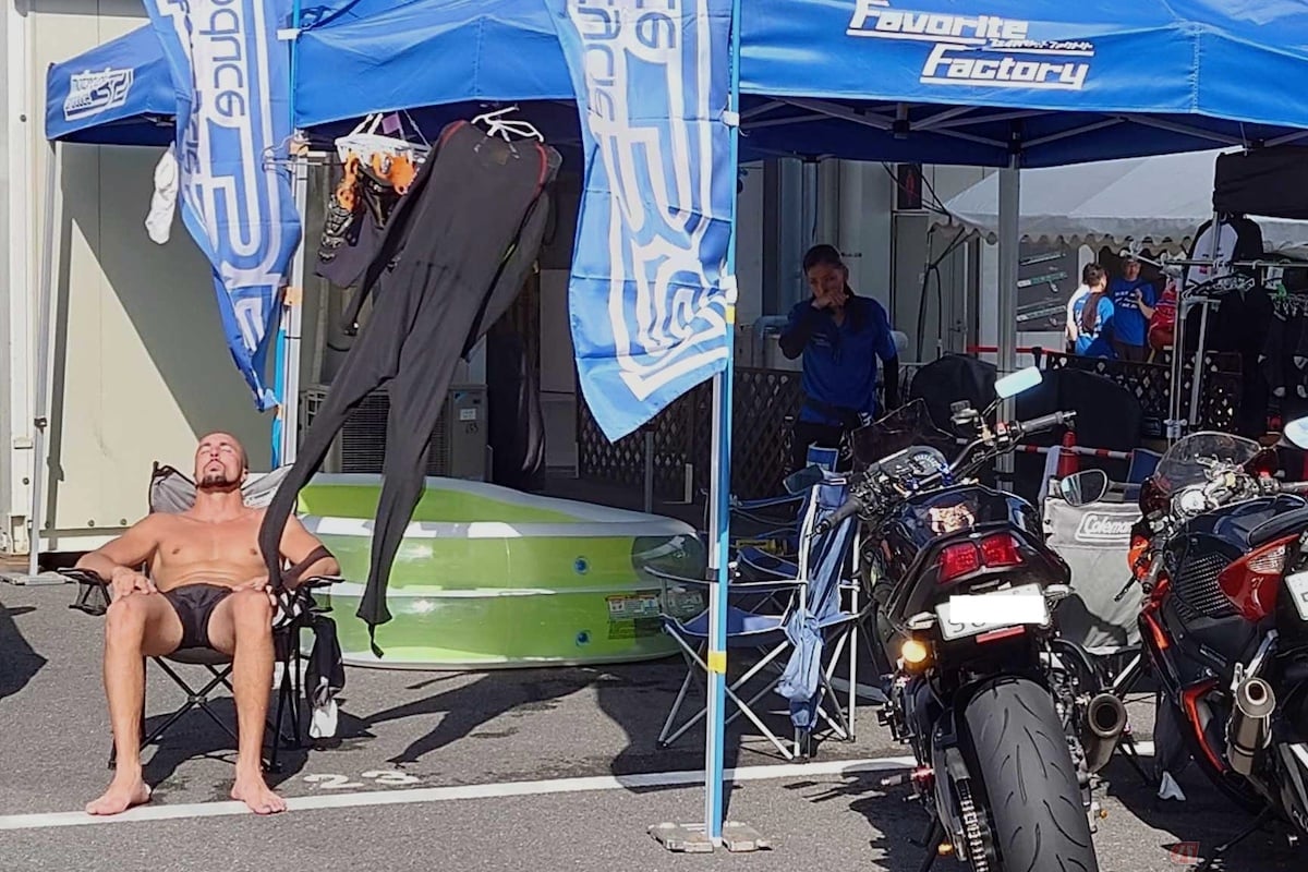 #65 Motobox Kremer Racingのプール