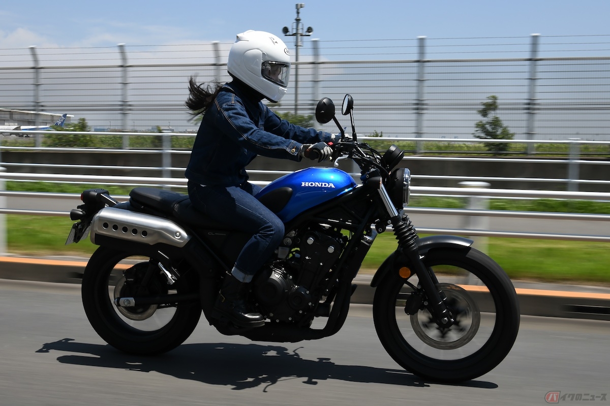 乗車姿勢が起き上がった状態でいられて、長距離運転にかなり向いている
