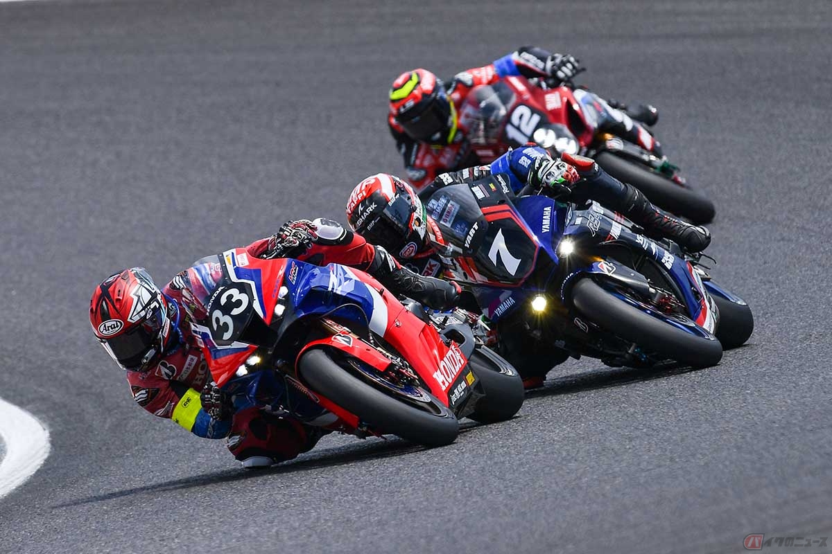 序盤にトップ争いを展開した#33 Team HRC、#7YART YAMAHA OFFICIAL EWC TEAM、#12 ヨシムラSERT Motul