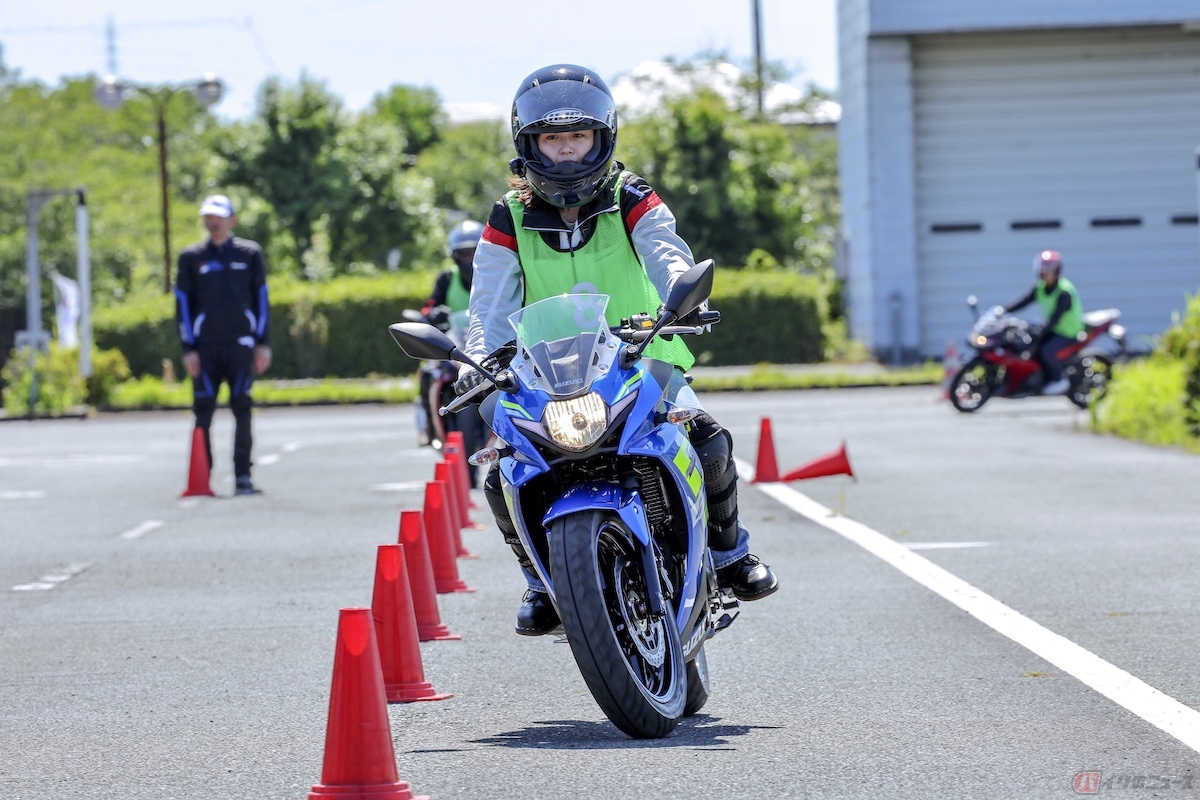 アクセルを開けるタイミングと速度を緩めるタイミングをつかむのが難しい！