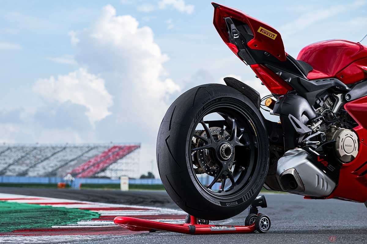 ピレリの新タイヤ「DIABLO SUPERCORSA V4 SC」