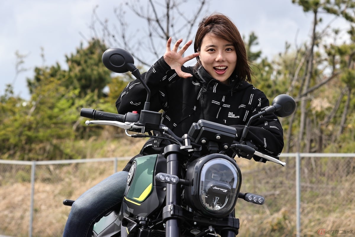 ライオンのマークも特徴的なベネリの「レオンチーノ250」に試乗します