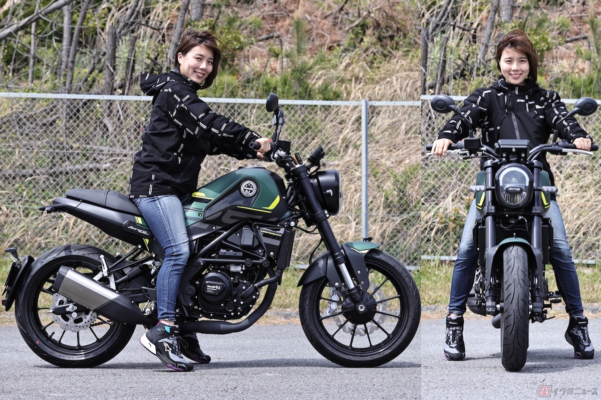 シート高は800mm、身長160cmの私が跨ると両足はつま先立ちになります