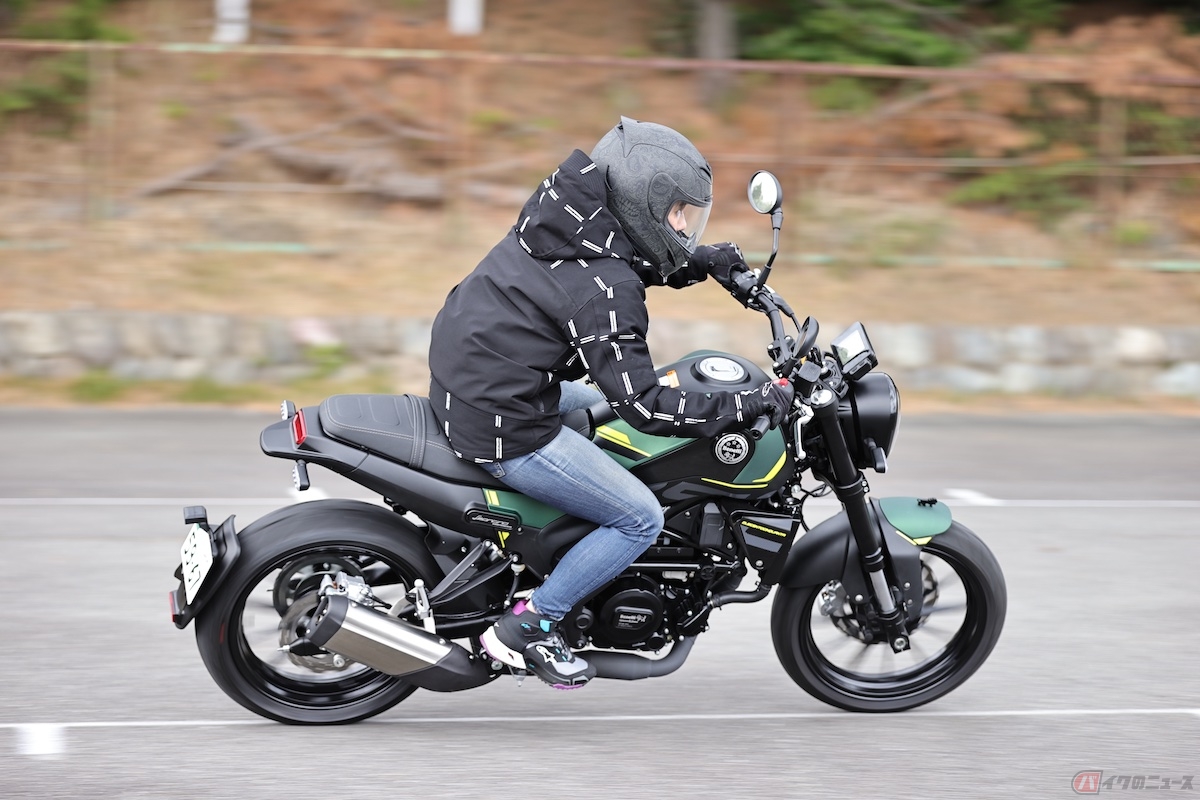 ハンドルの位置も含めて上半身がとてもリラックスした状態で運転することができる