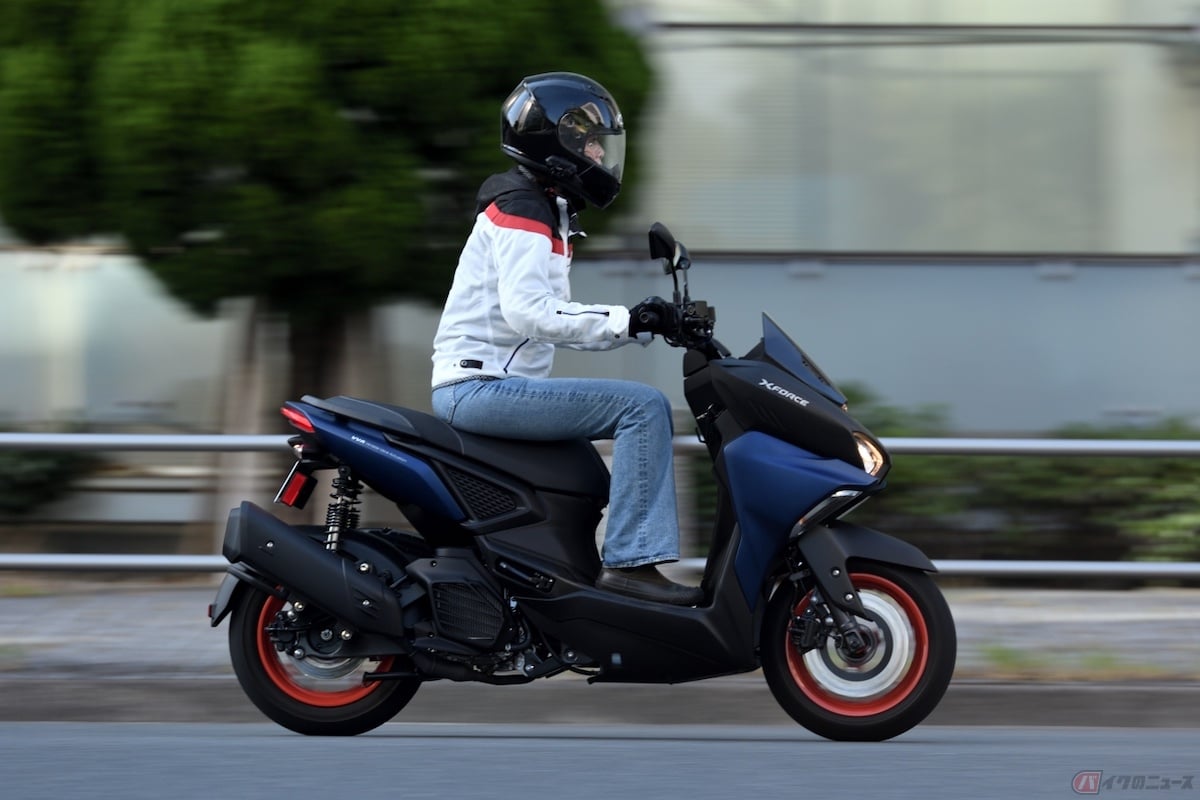 直線はパワフルに走ってくれて、都内の車がひっきりなしに行き交う道でもしっかり存在感を出しながら走行できる