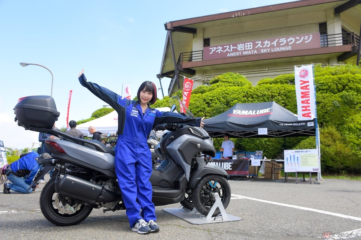 夜道はヤマハメカニックさんのツナギでヤマハ主催のトリシティカフェに潜入しました