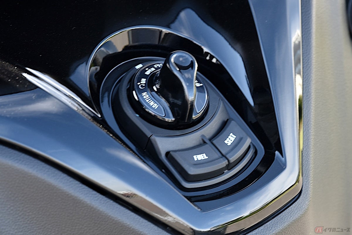 便利なポイントは、キーレスなところ!給油口やシートまでオープンできちゃう