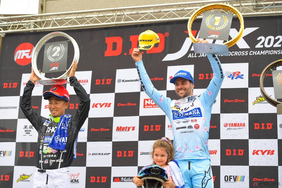 北海道大会のヒート1では富田選手とヤマハ1-2フィニッシュを決めた