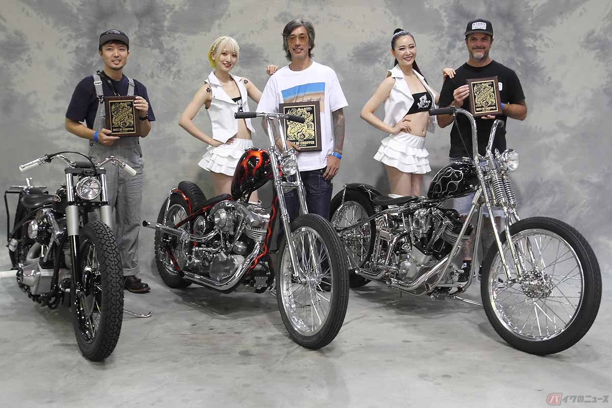 参加ビルダー同士の投票により決定した今年のNOCSベスト3。中心は1位のラックモーターサイクル、杉原氏。向かって右は2位となったニューヨークから移住し、東京の府中でMクラフトを営むローリー氏、そして左は3位となったインフィニティの土野氏。どの車両も圧巻のクオリティを誇ります