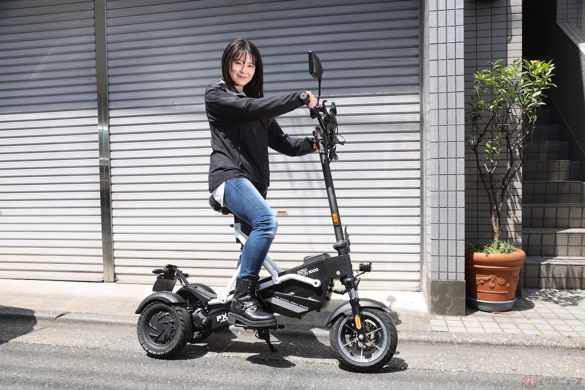 台風の被害からバイクを守るために屋根付きの車庫やガレージがあれば、屋内に保管するのが最善の方法