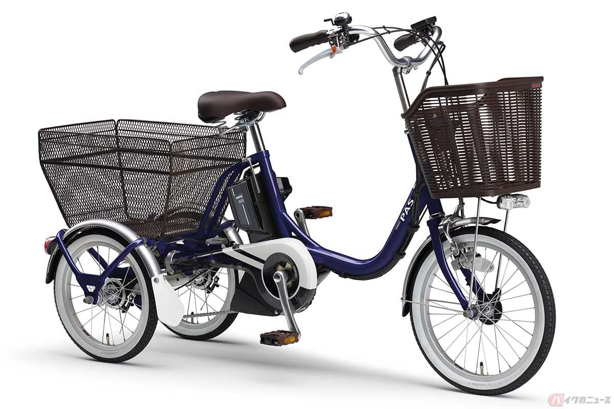 ヤマハがラインナップする三輪の電動アシスト自転車「PASワゴン」は、またぎやすい低床U型フレームや低いサドル、前後に大きなバスケット(かご)を装備するなど、便利機能が充実している。価格(消費税10%込み)は23万3200円