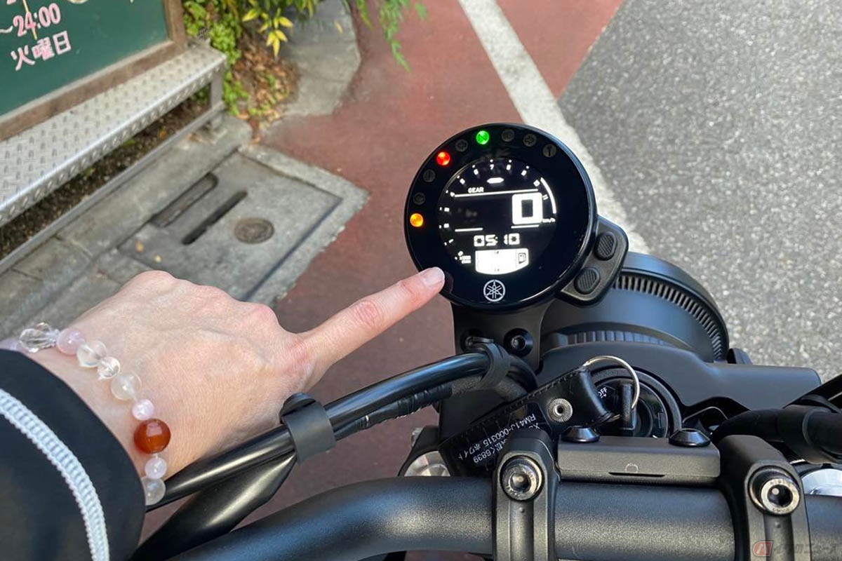 クリスさんお気に入りのヤマハ新型「XSR700」のモニター