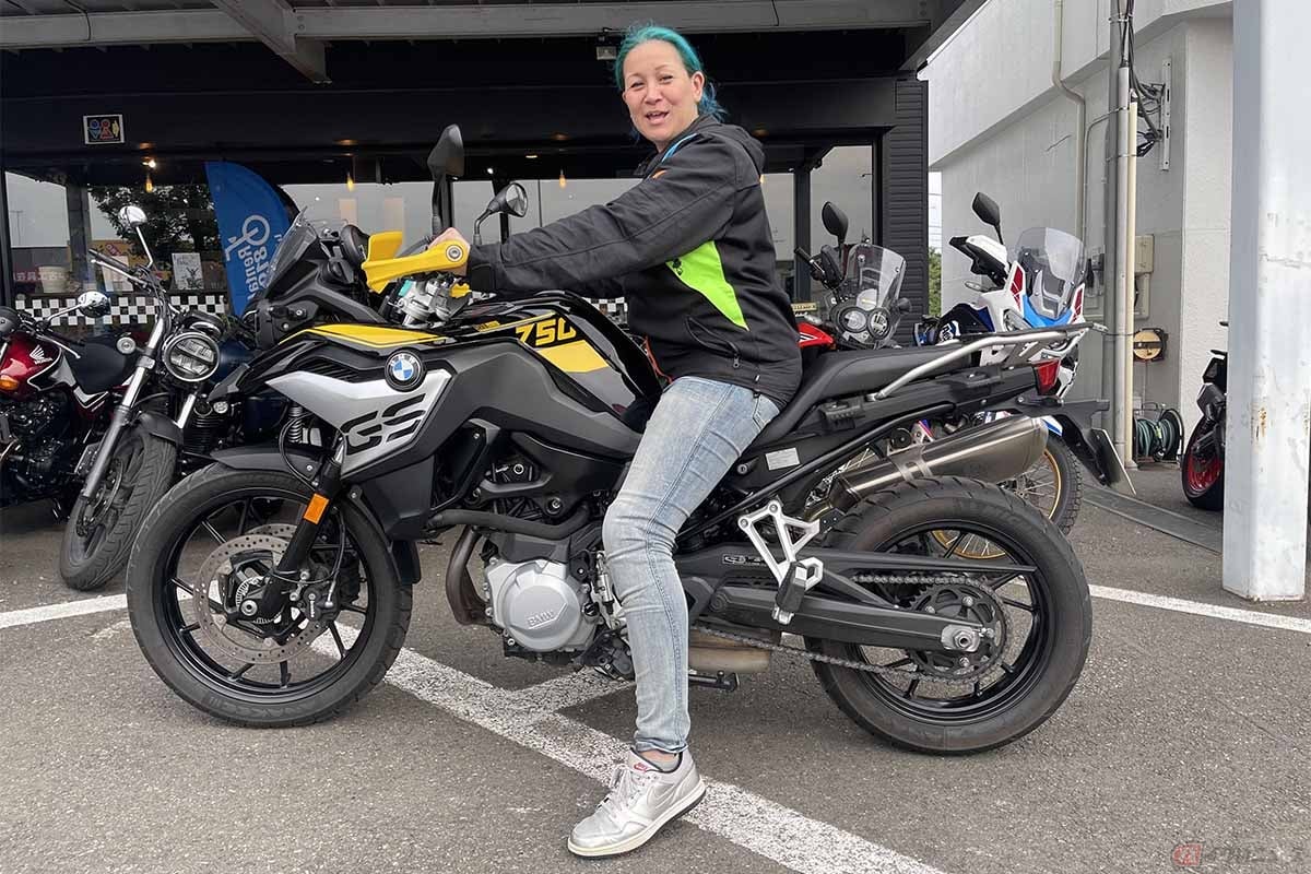 BMW Motorrad「F750GS」の足つき(身長170cm)