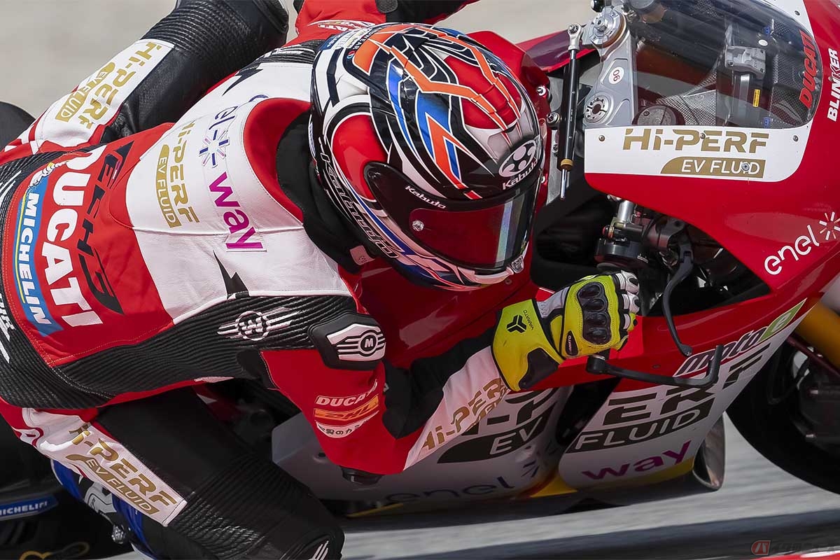 MotoE世界選手権第7戦カタルーニャGPでカタルーニャサーキットを走る大久保光選手