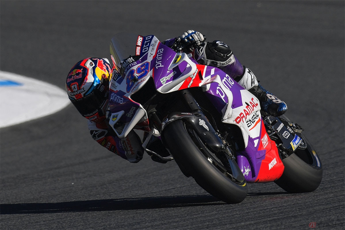 MotoGPなどのレーシングマシンに多く採用されるカーボンパーツ