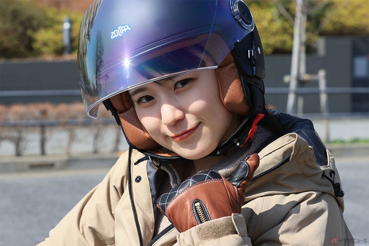 バイクの運転中に日差しが眩しいと感じた際の対処法はヘルメットのシールド交換が主流