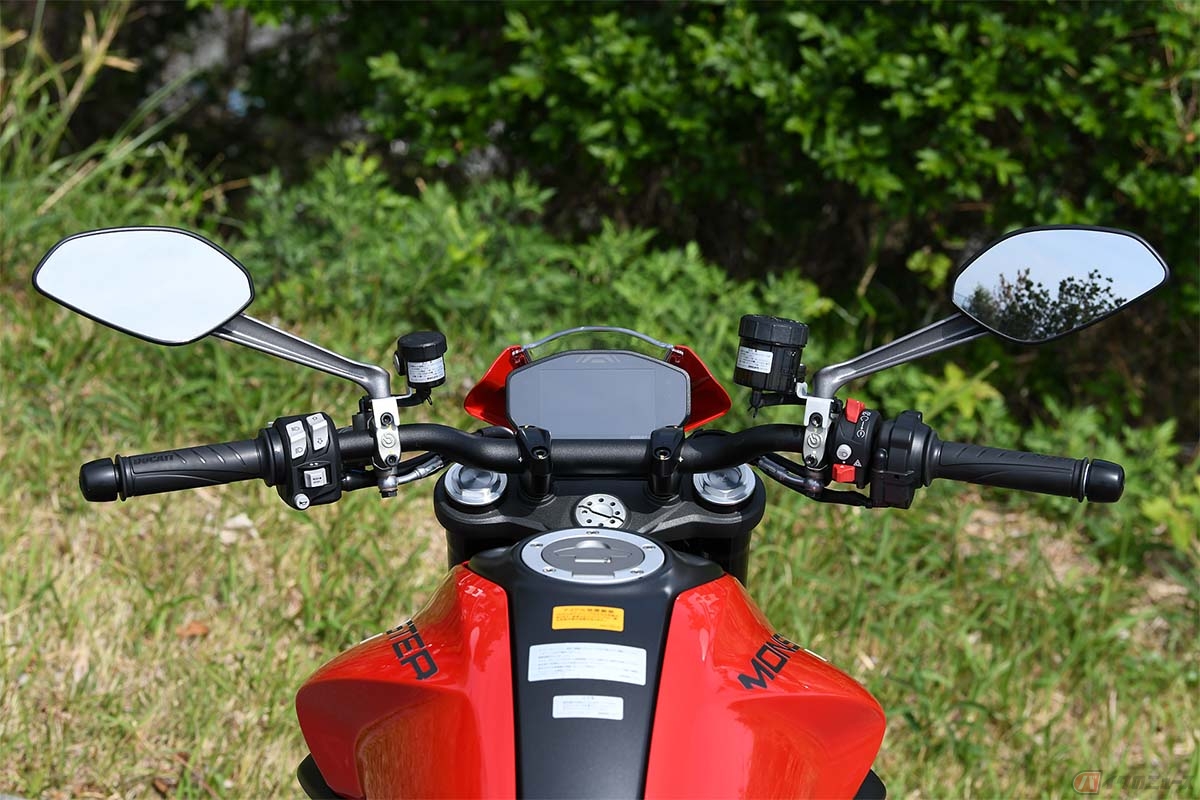 ブレーキフルードの純正指定についてはメンテナンスノートや取扱説明書に記載されている