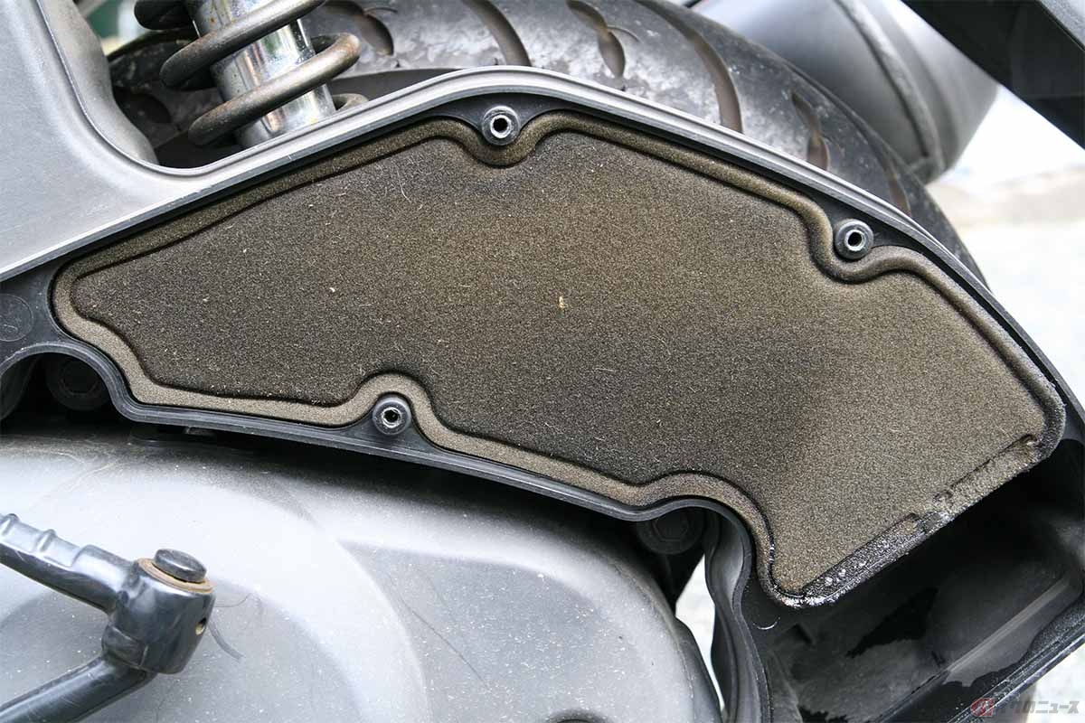 バイクに付いている様々なフィルターの役割は、ゴミを取り除く事