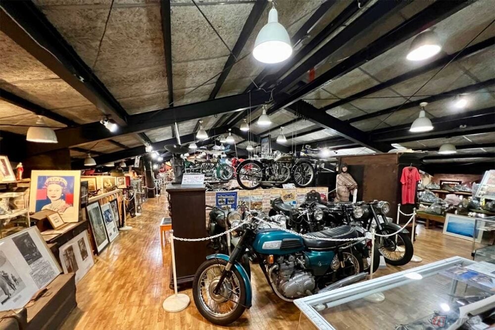 海外二輪モデルは、国やメーカーごとに展示コーナーが区画されており、解説ボードでその歴史を知ることもできる