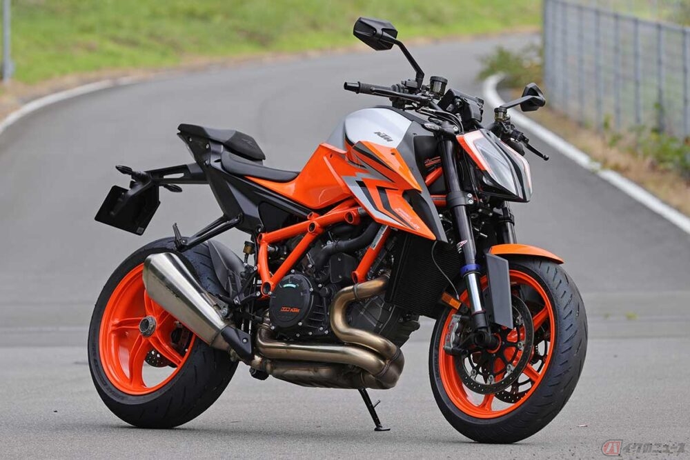 KTM「1290スーパーデュークR EVO」最新技術を武器にもうワンランク上の